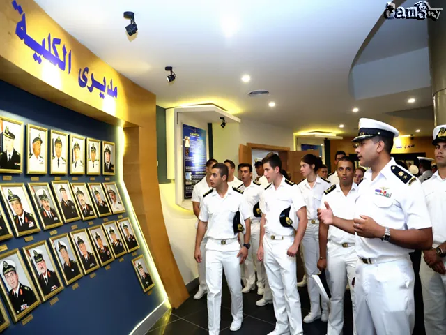 الضباط المتخصصين