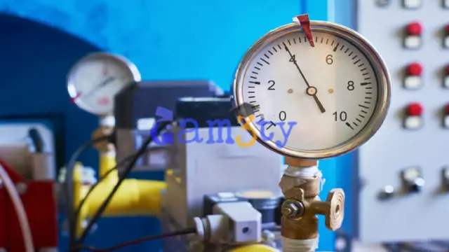 هل يوجد سكن في مدارس البترول الثانوية؟